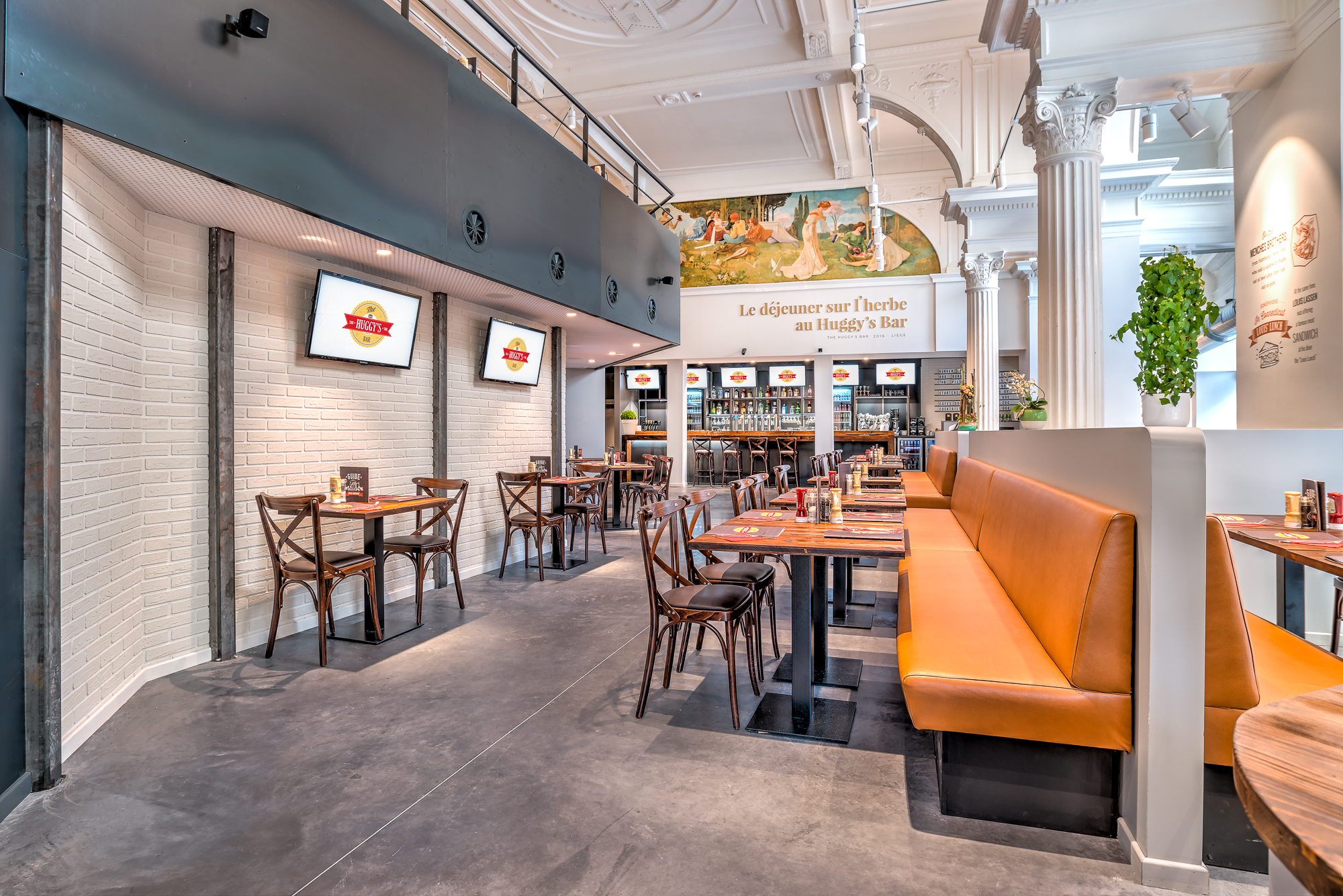Architecte d’intérieur basé à Liège, spécialisé dans la conception et l'agencement de restaurants, magasins et autres espaces professionnels.